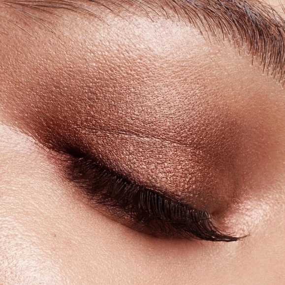 PERSONA COSMETICS IDENTITY TWO EYESHADOW PALETTE. - Picture 5 of 12